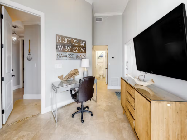 Penthouse Unit with Beach Service